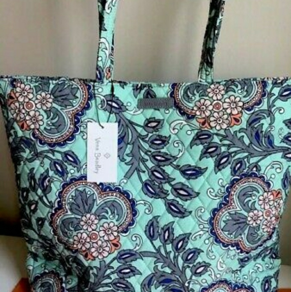 NWT VERA BRADLEY TOTE IN FAN FLOWERS